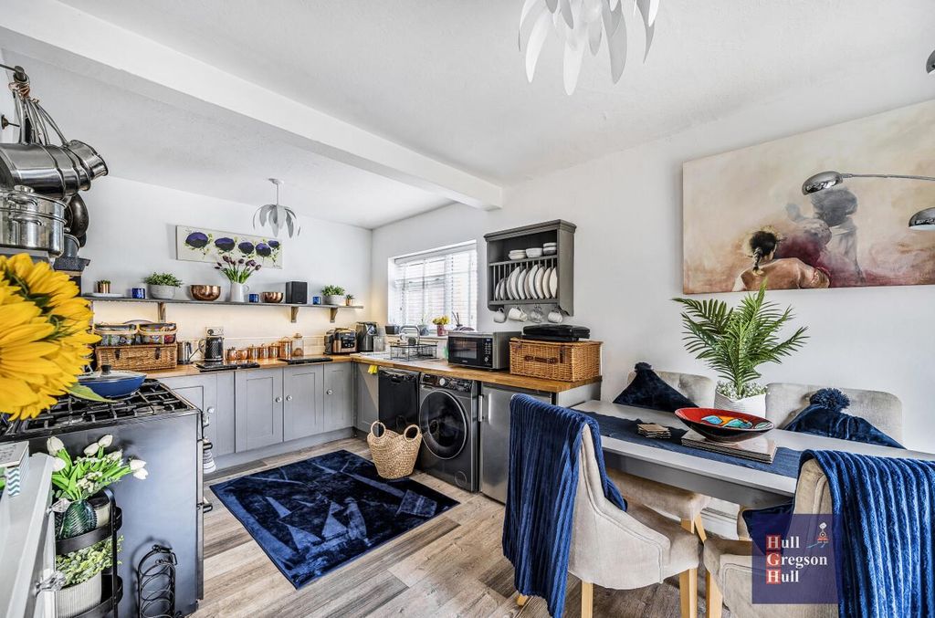 Property photo 3 of 27 8840Ae18-E2Ad-4Af5-Babb-De4Afa69345E.Jpg