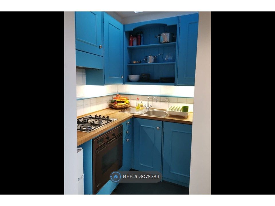 Property photo 2 of 6 Kitchen