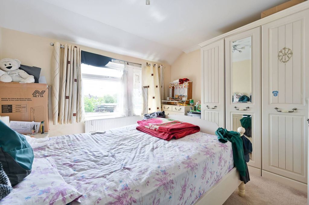 Property photo 3 of 5