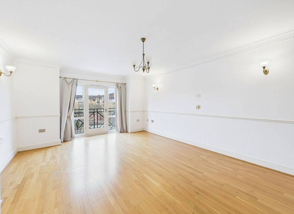 Property photo 2 of 21 4800053