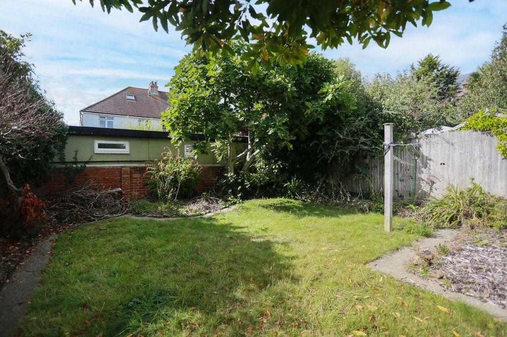 Property photo 3 of 23