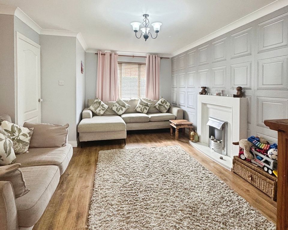 Property photo 2 of 14