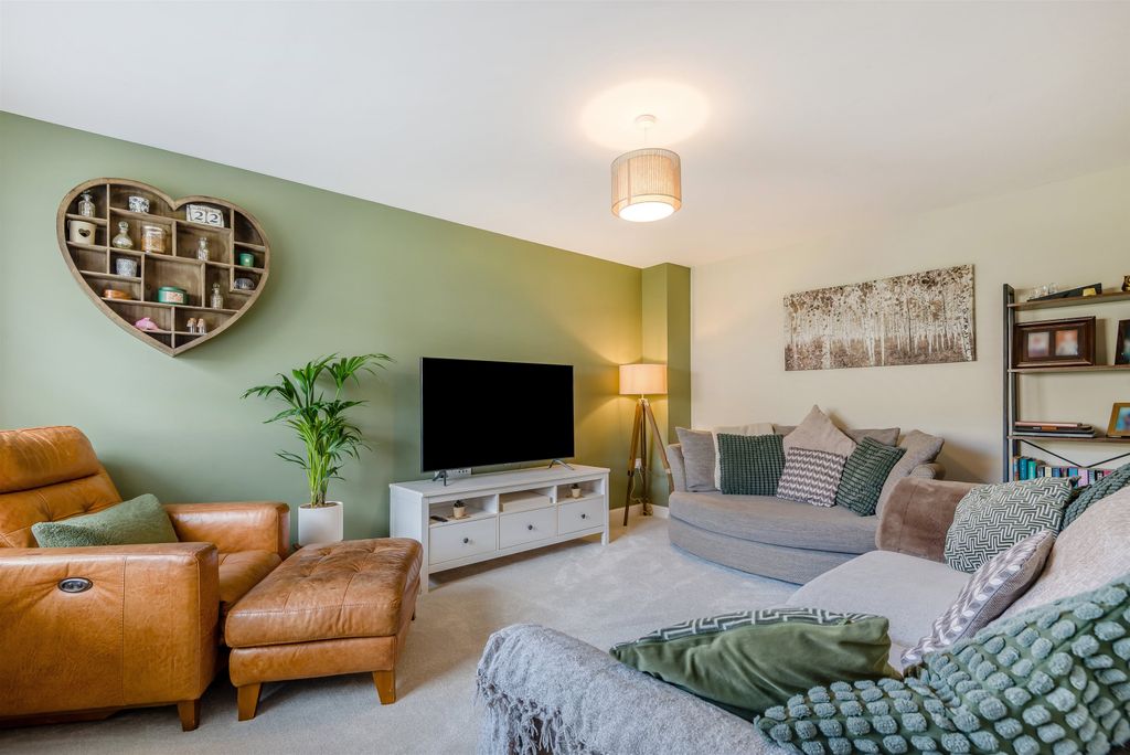 Property photo 3 of 23