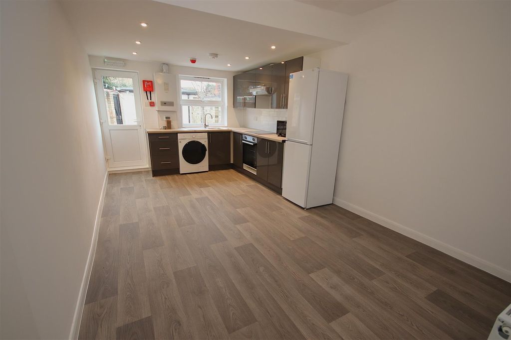 Property photo 2 of 15 Img_6022.Jpg