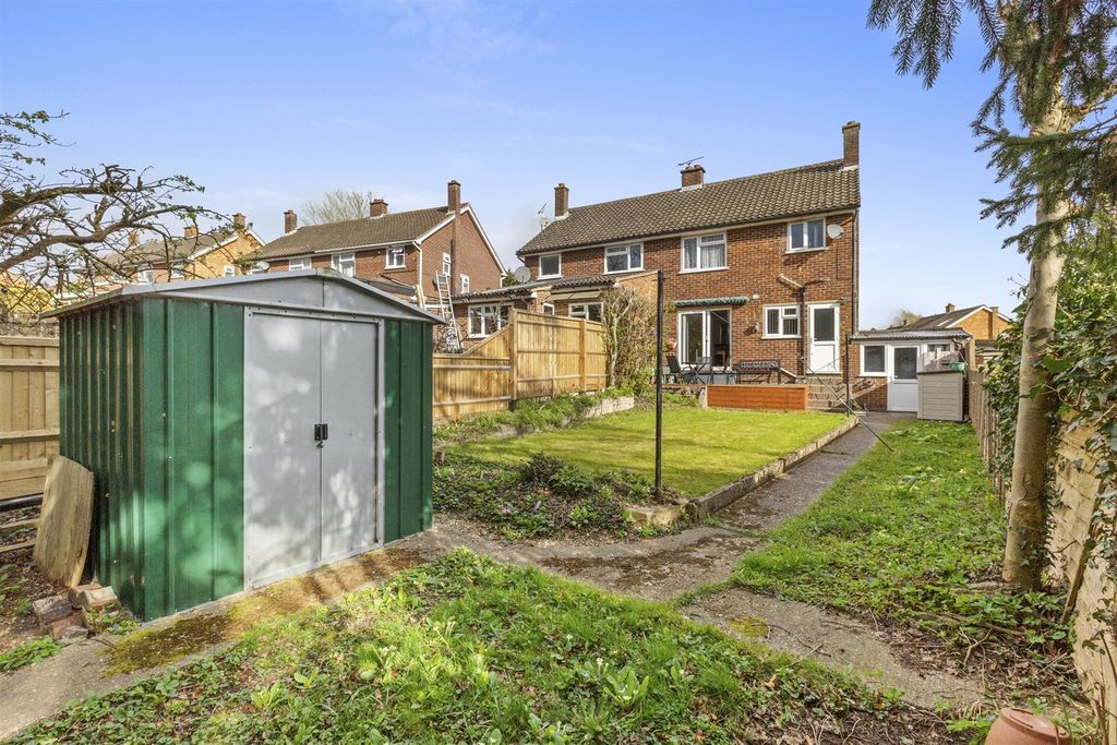 Property photo 2 of 14 Hughenden Ave-2.Jpg