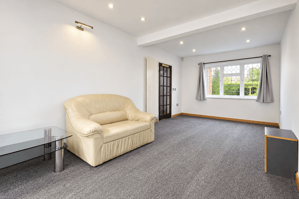 Property photo 3 of 11 Gallery