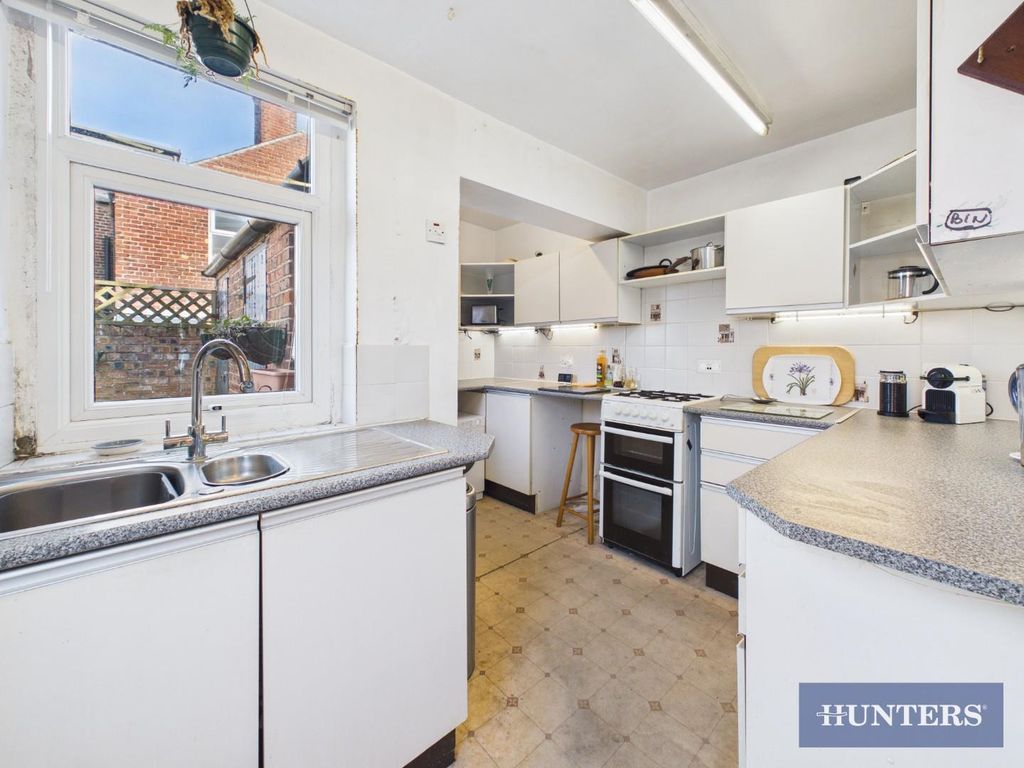 Property photo 3 of 15 Kitchen