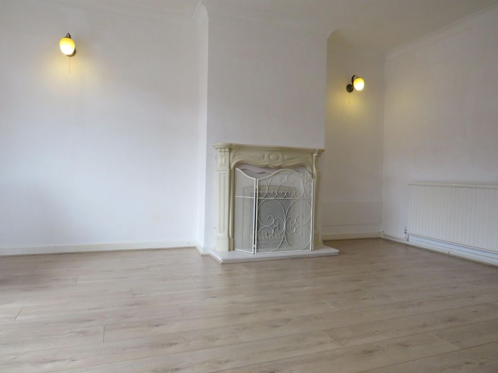 Property photo 2 of 9 Living Room