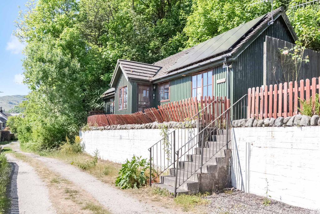 Property photo 1 of 18
