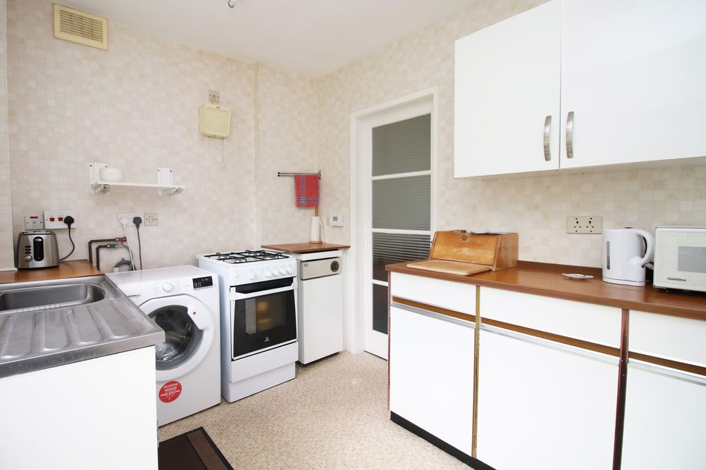 Property photo 2 of 22