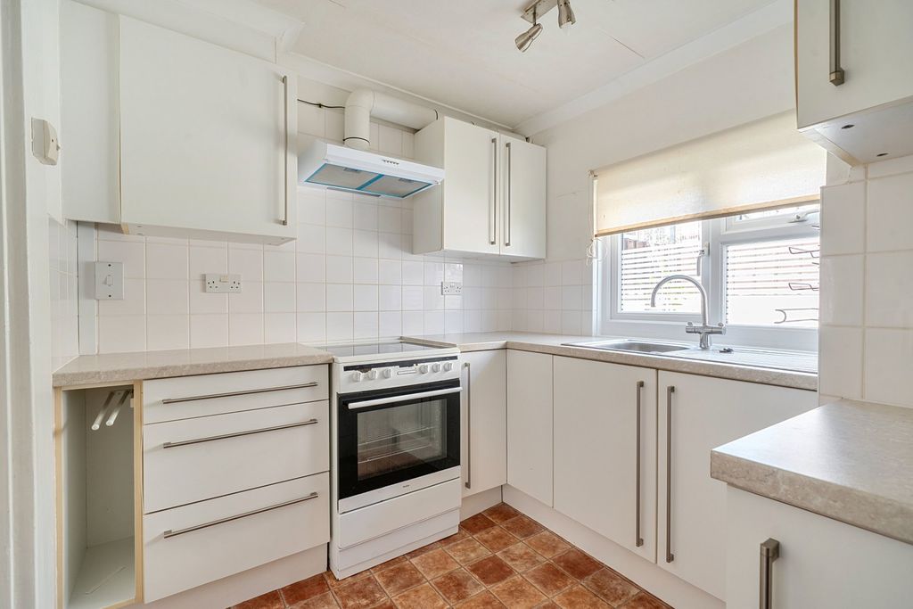 Property photo 3 of 25