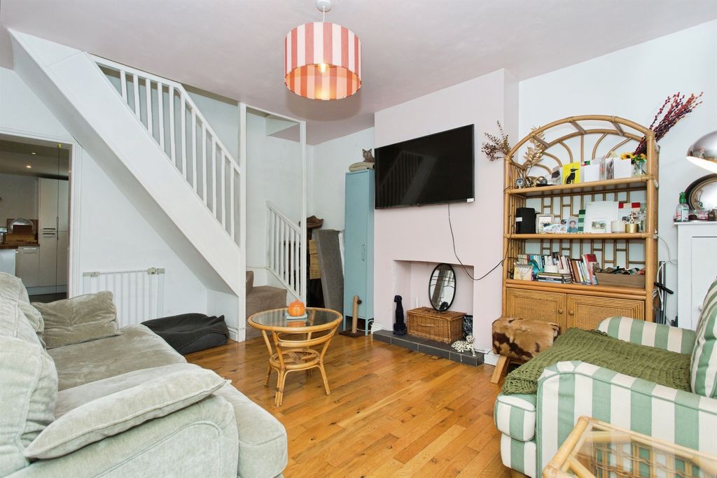 Property photo 2 of 14