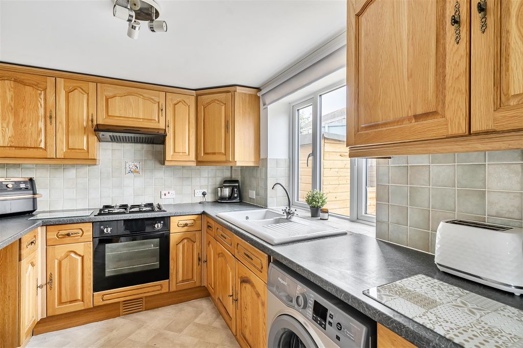 Property photo 3 of 19 1500184-12-6A71F3Ddf1E52.Jpg