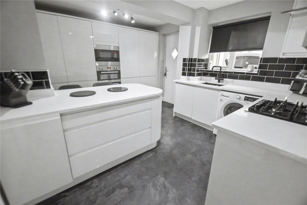 Property photo 3 of 29 Picture No. 21