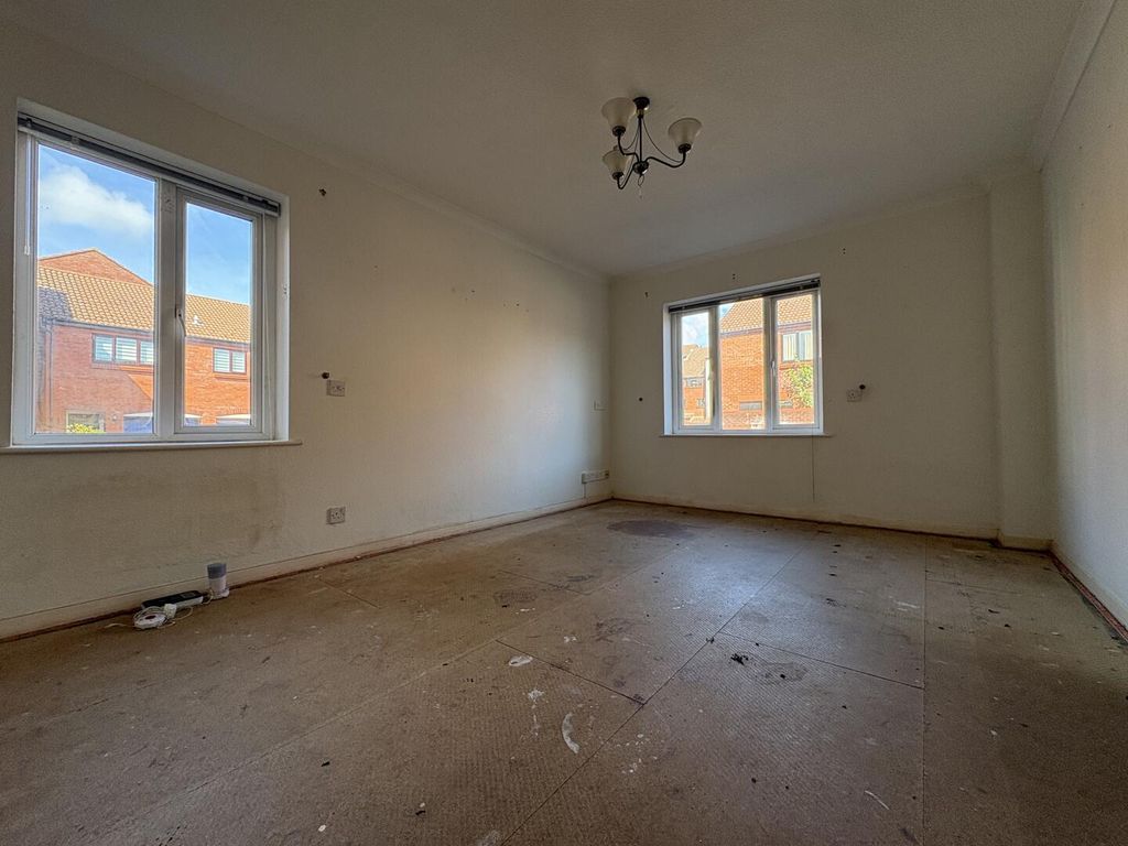 Property photo 3 of 12 Living Room