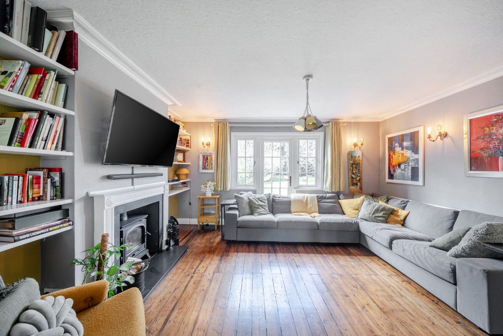 Property photo 3 of 23 Picture No. 12