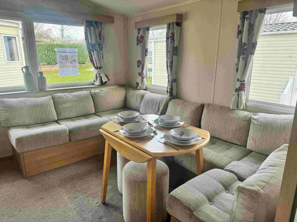 Property photo 1 of 4 Willerby Vacation 2014 Vs097565 96198738.Jpeg
