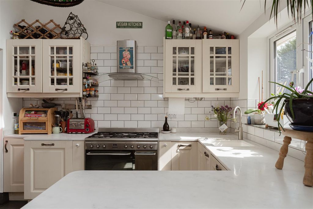 Property photo 2 of 19 15.Jpg