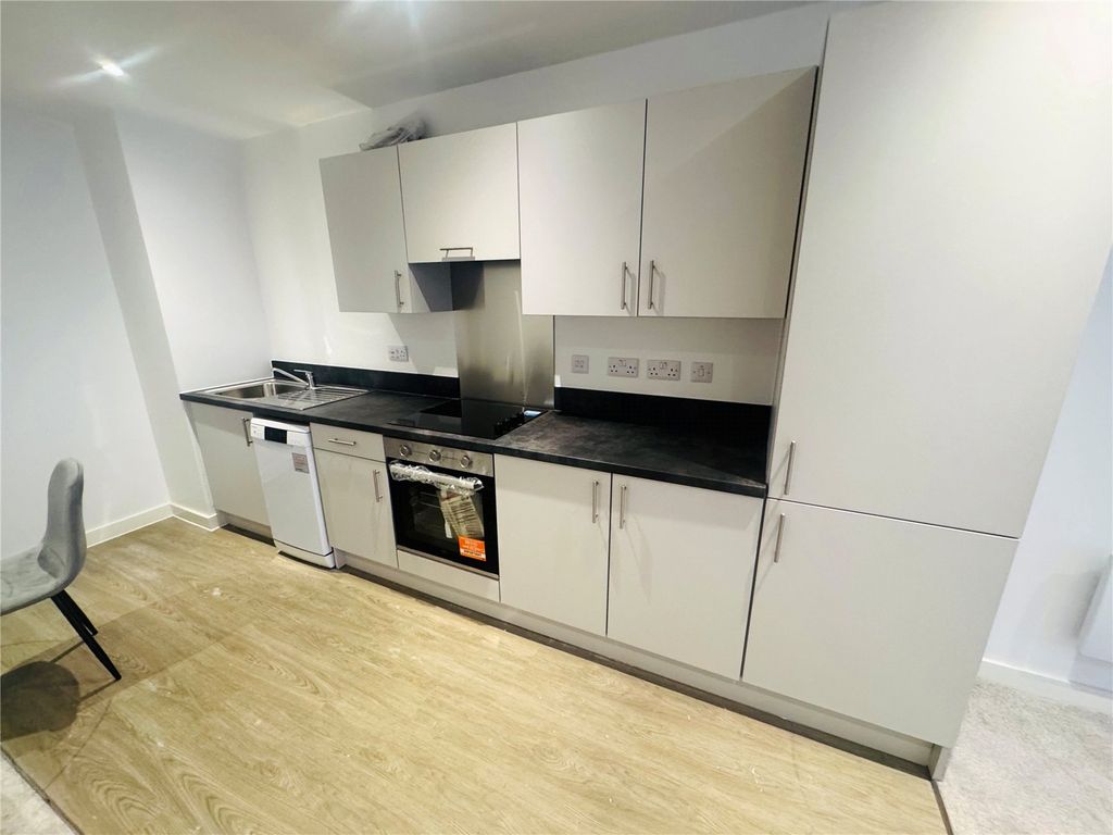 Property photo 3 of 8 Picture No. 13