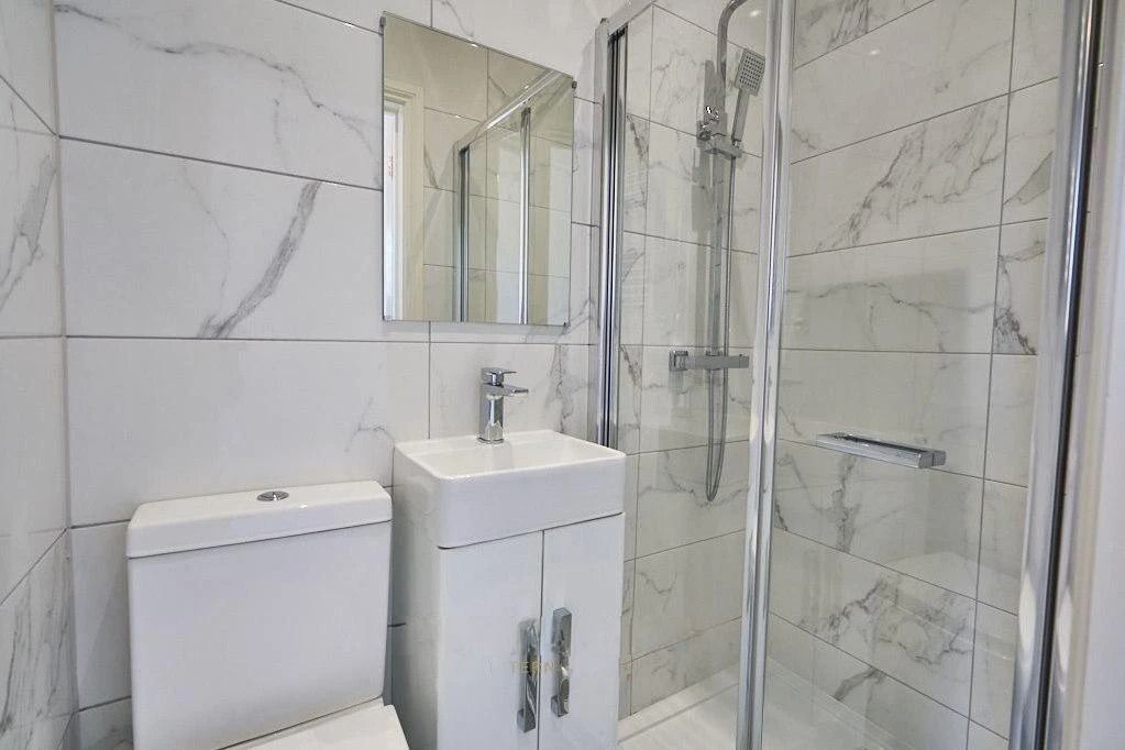 Property photo 2 of 31