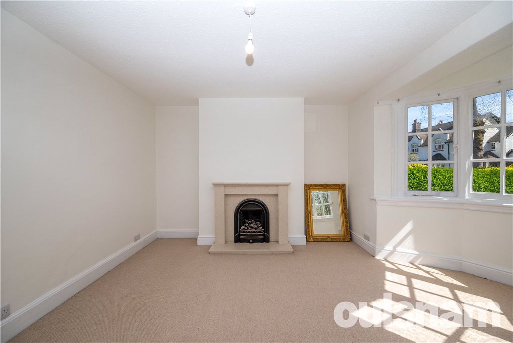 Property photo 2 of 44 Picture No. 12