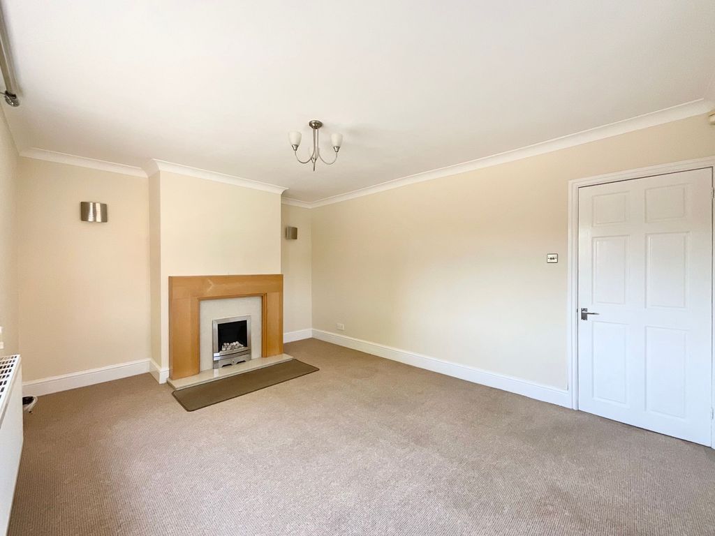 Property photo 3 of 28