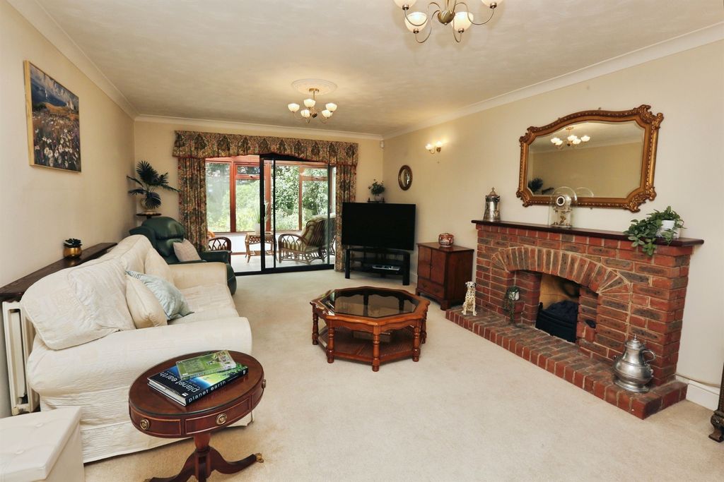 Property photo 2 of 17