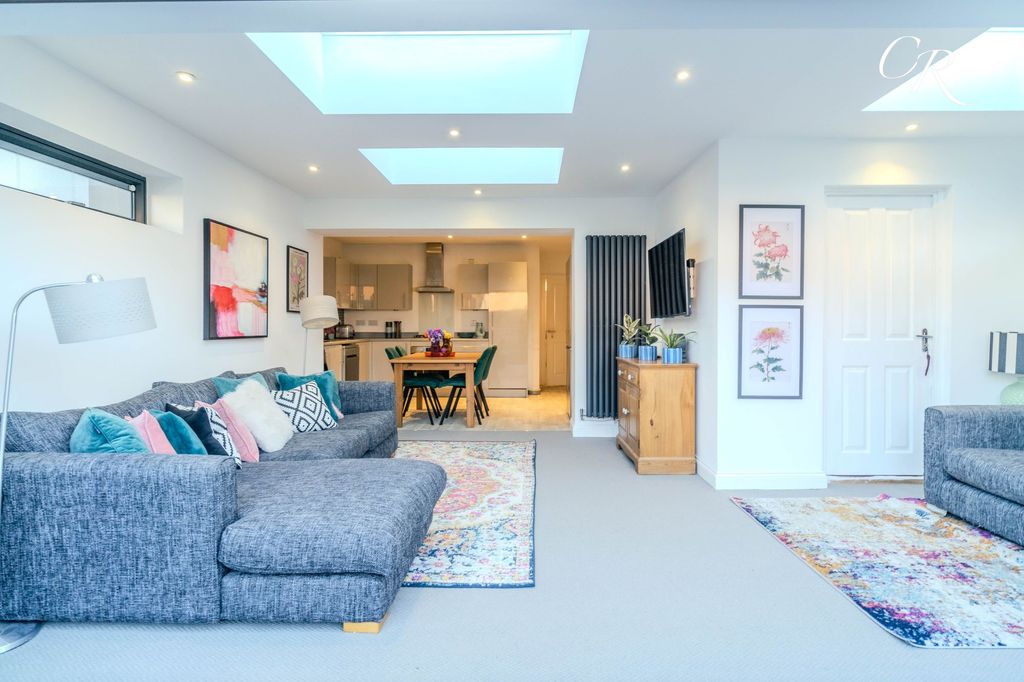 Property photo 3 of 20