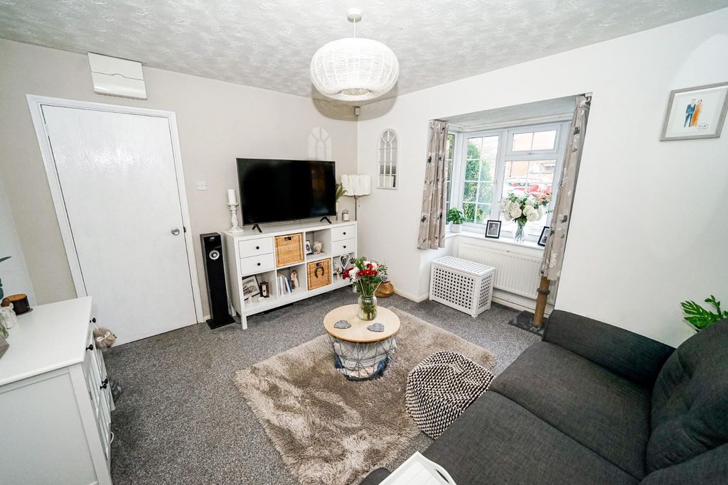 Property photo 2 of 17