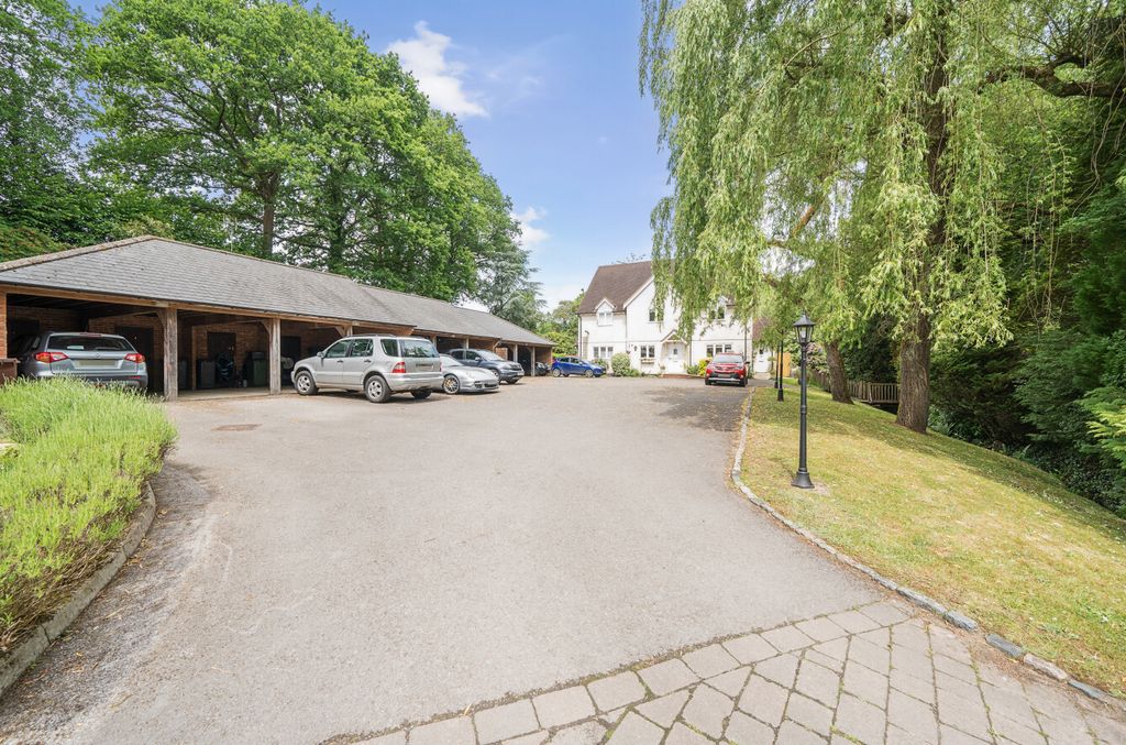 Property photo 3 of 27 1300686-2-68384Fa...