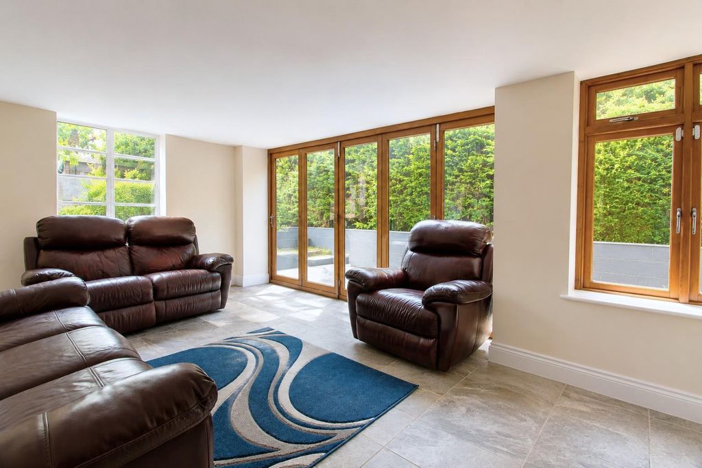 Property photo 2 of 17 Annexe Sitting.Jpg