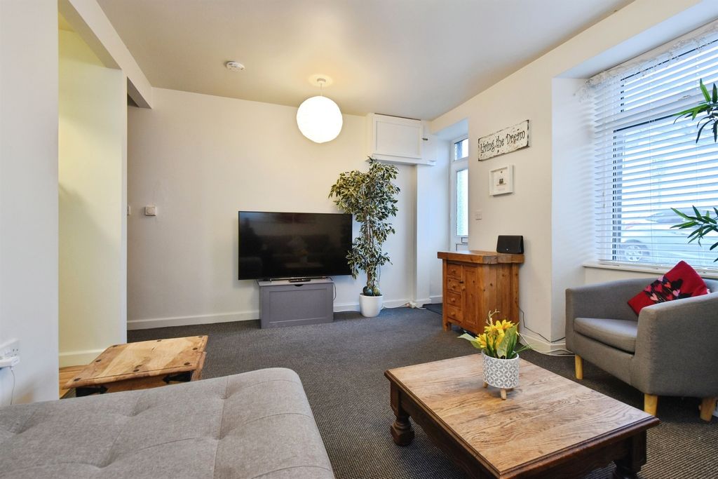 Property photo 3 of 23