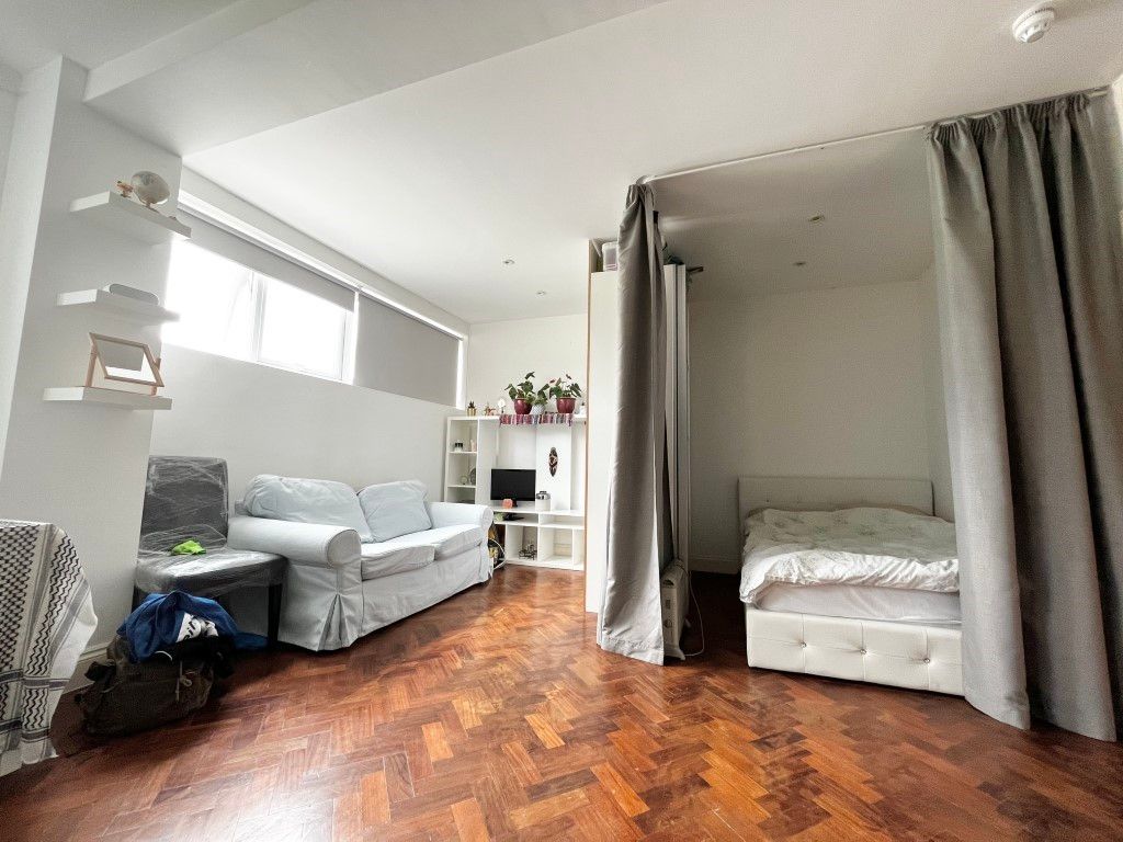 Property photo 1 of 4