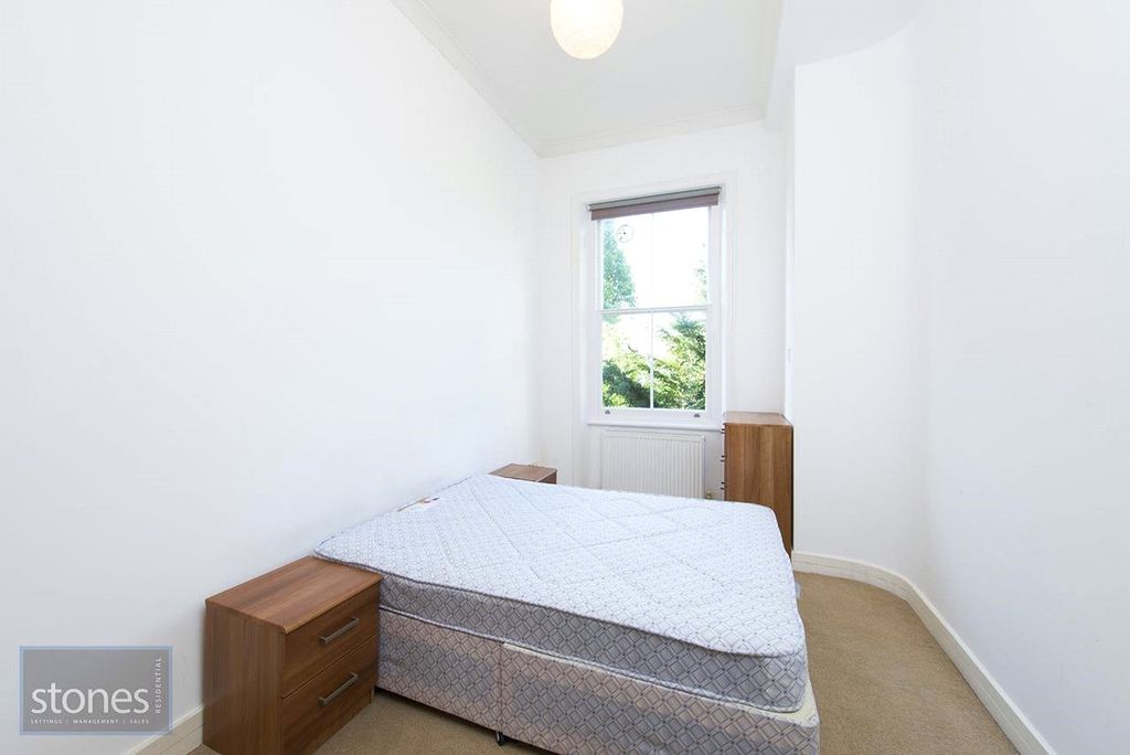 Property photo 3 of 10 Bedroom