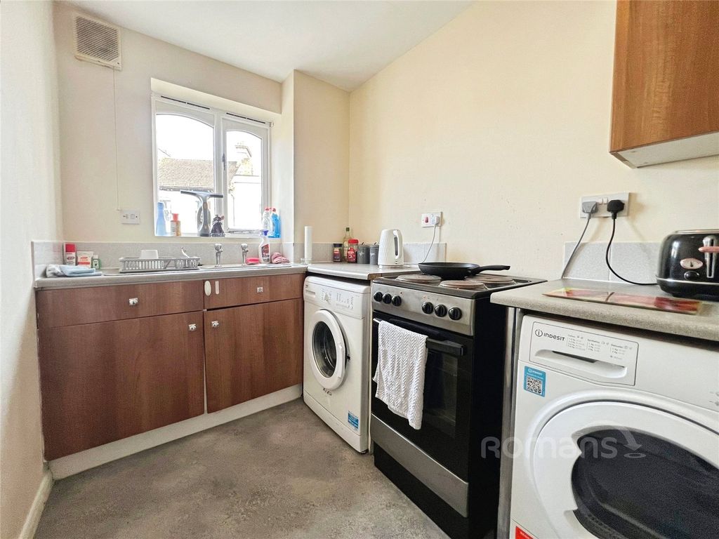 Property photo 2 of 11 Picture No. 10