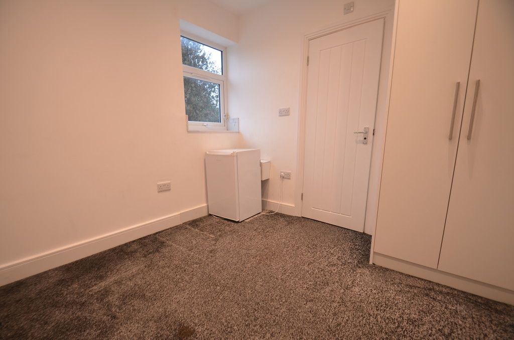 Property photo 2 of 5 Img_10936_20_Large