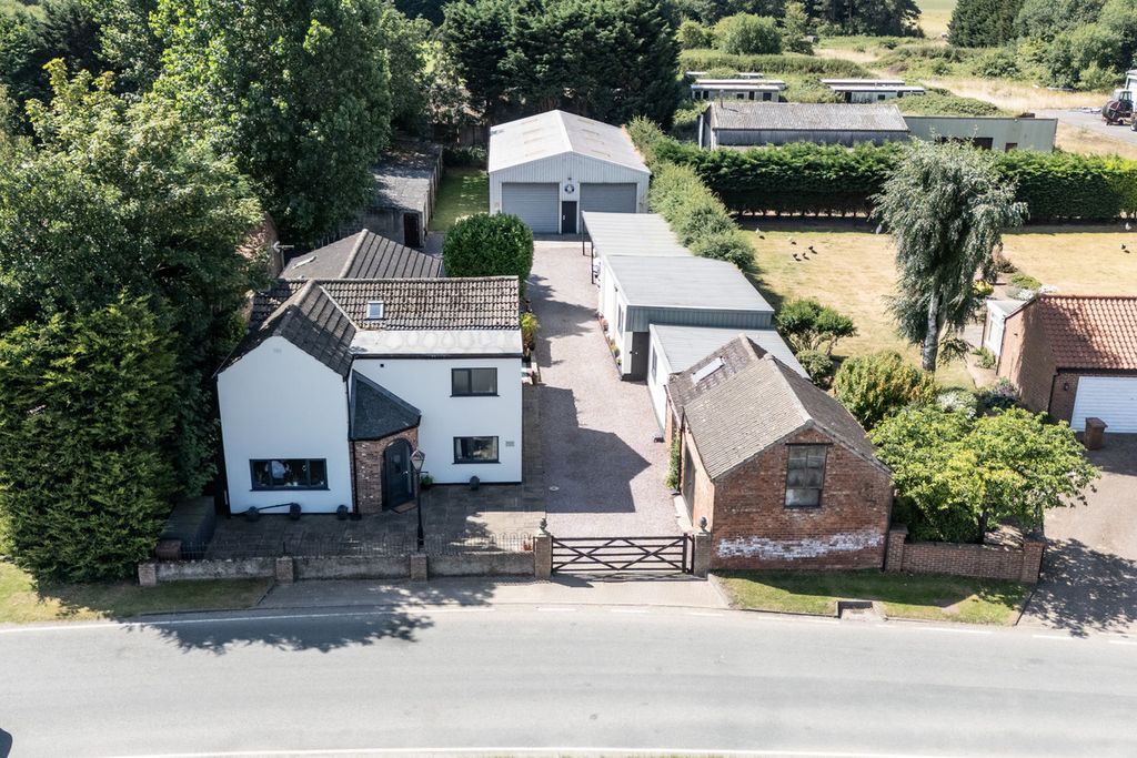 Property photo 1 of 18