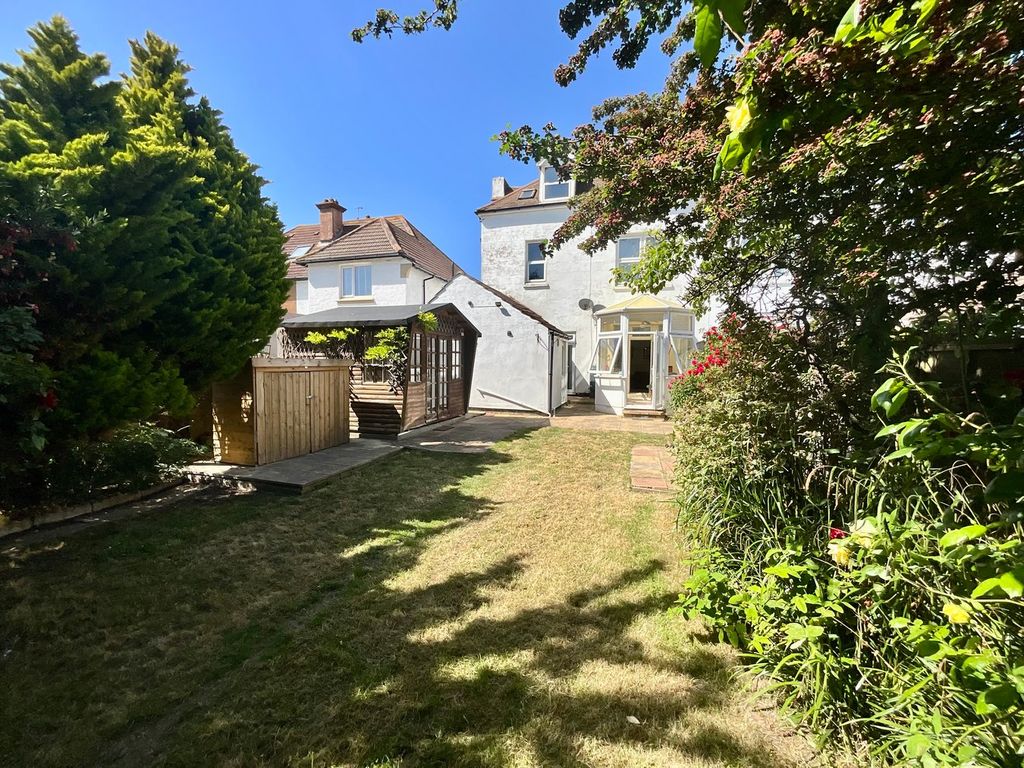Property photo 2 of 22