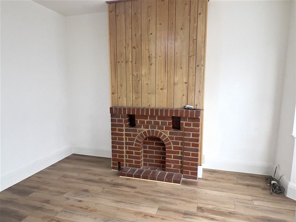 Property photo 2 of 12 Lounge