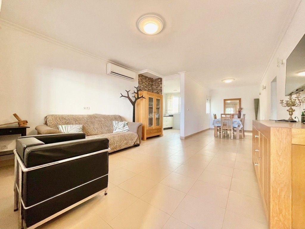 Property photo 3 of 20 Living 4