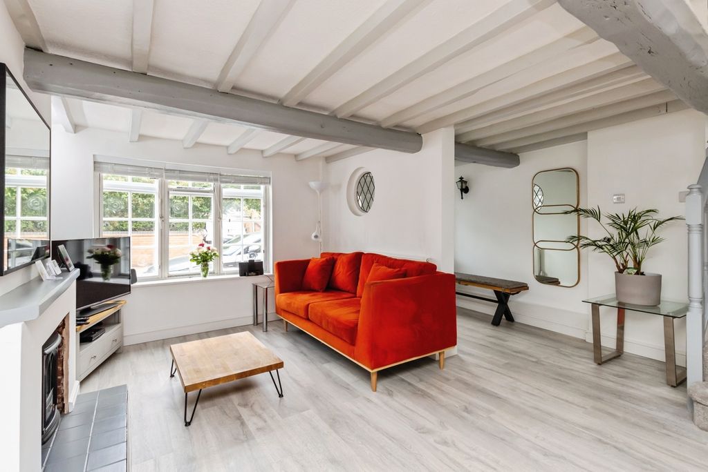 Property photo 2 of 17 Living Room/ Dining