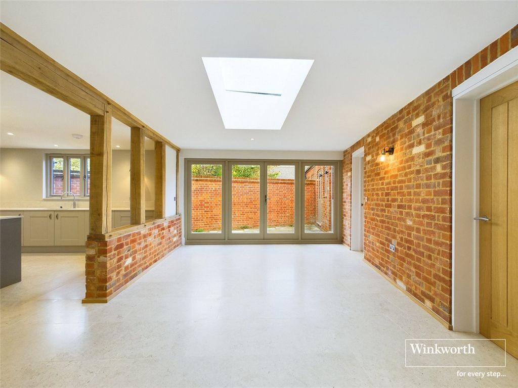 Property photo 2 of 29 Picture No. 20