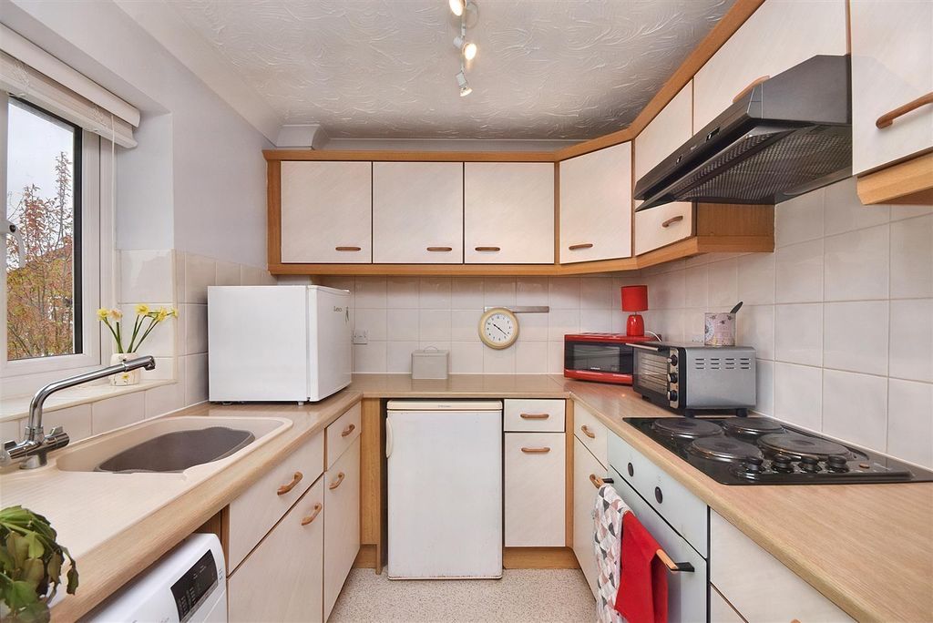 Property photo 3 of 6 5 (8).Jpg