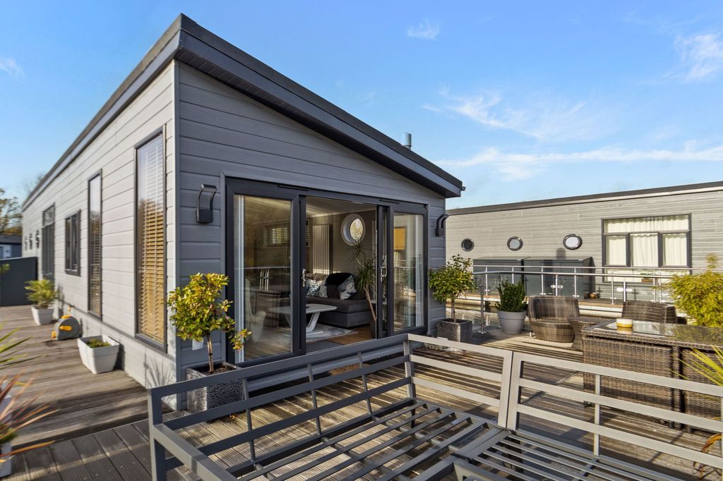 Property photo 3 of 22