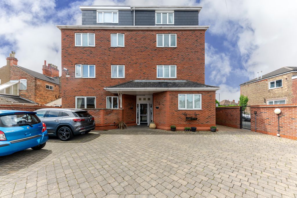 Additional image 19 of 2 bed flat for salePelham Road, Cleethorpes DN35