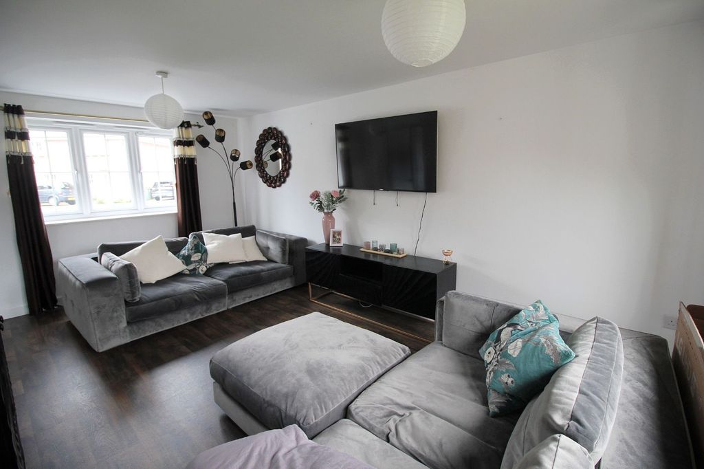 Property photo 2 of 19