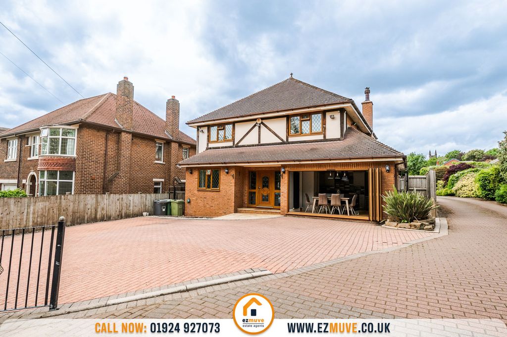 Property photo 2 of 48
