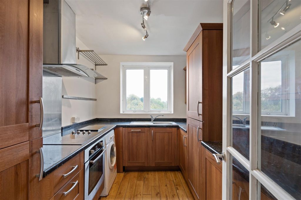 Property photo 3 of 9 3915684