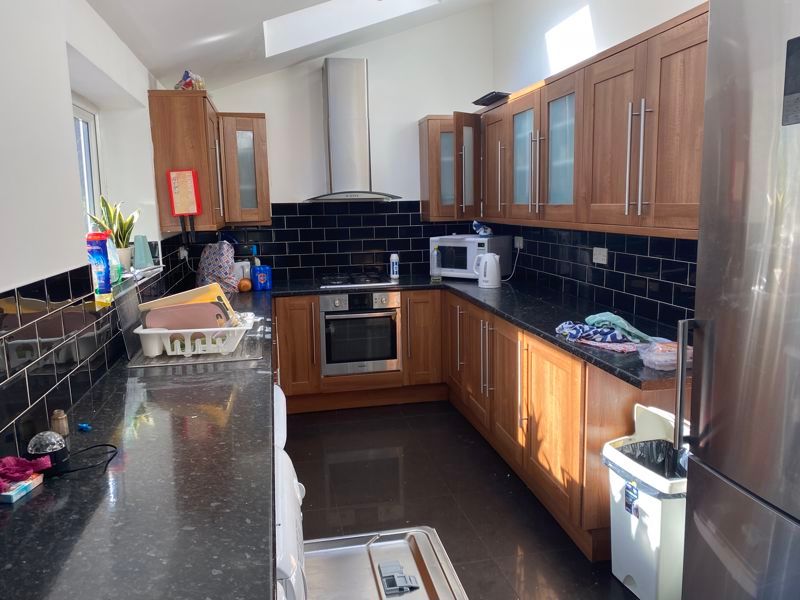 Property photo 2 of 9 Kitchen