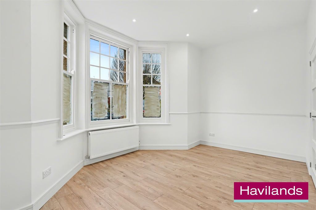 Property photo 3 of 11 Orpington Road N21 3Pg-9.Jpg